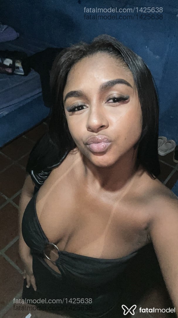 Acompanhante mulher morena (o) de olhos castanhos - Leonarda