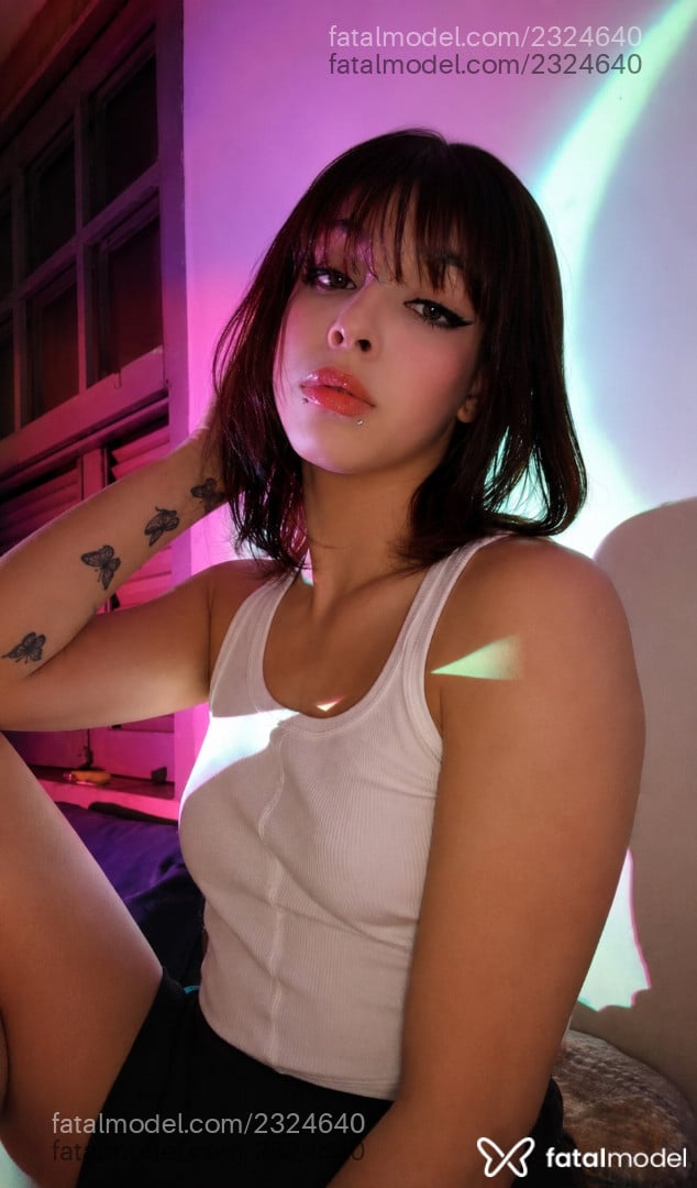 Acompanhante mulher trans morena (o) de olhos castanhos - Isabella