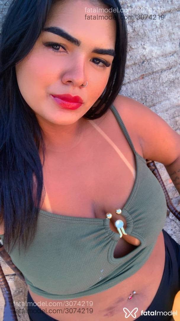 Acompanhante mulher morena (o) de olhos castanhos - Livia