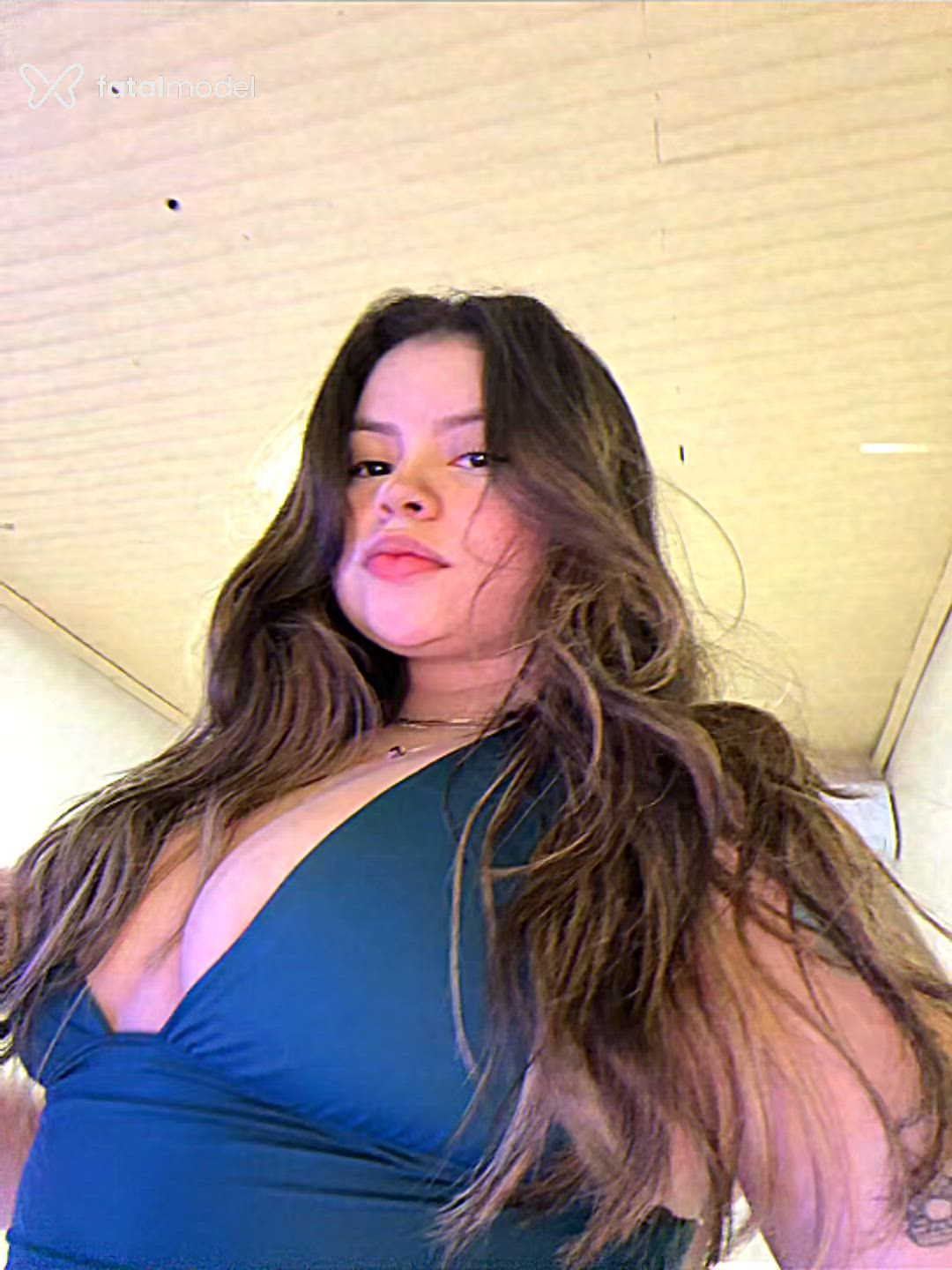 Acompanhante mulher morena (o) de olhos castanhos - Indra Solart