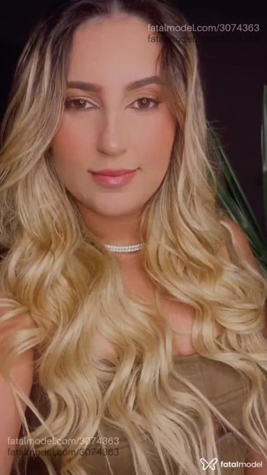 Acompanhante mulher loira (o) de olhos castanhos em Goiânia - Camila Queiroz