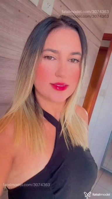 Acompanhante mulher loira (o) de olhos castanhos em Goiânia - Camila Queiroz