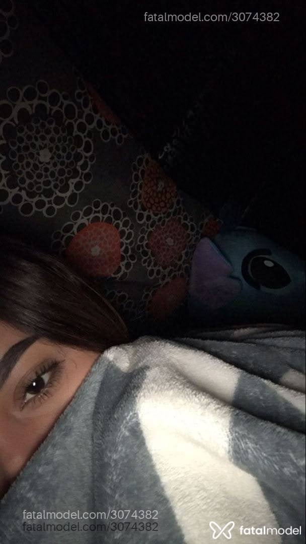 Acompanhante mulher morena (o) de olhos pretos - Mariah