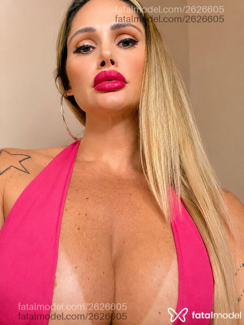 Acompanhante mulher loira (o) de olhos castanhos - Andressa