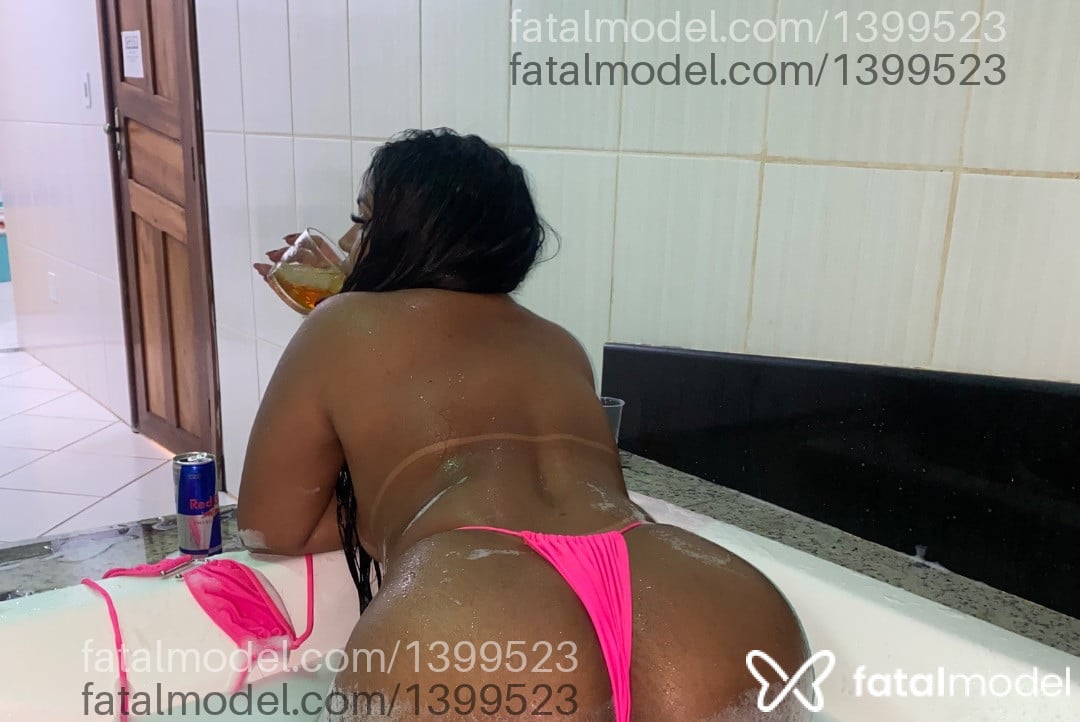 Acompanhante mulher morena (o) de olhos castanhos - Rafaela Mel Acompanhante mulher morena (o) de olhos castanhos - Rafaela Mel