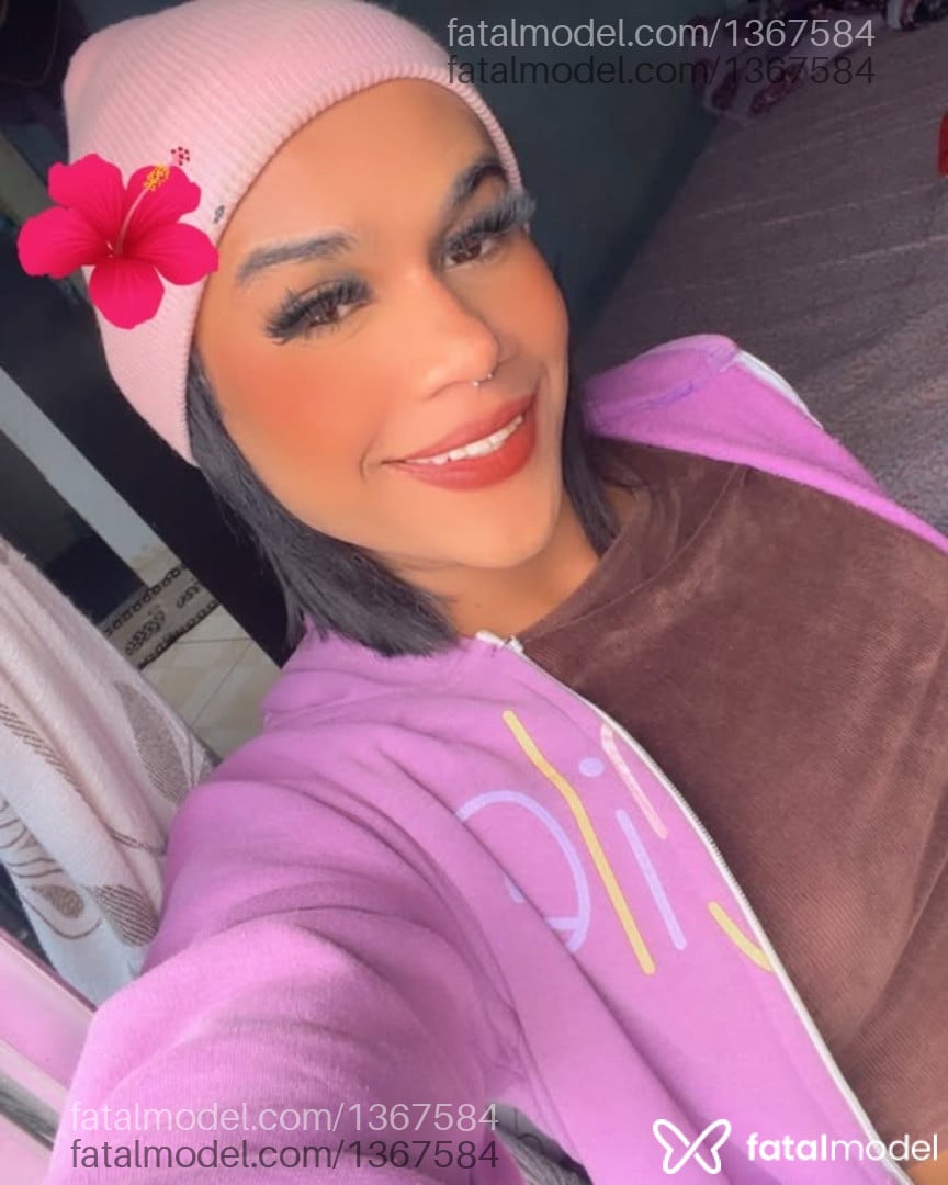 Acompanhante mulher trans morena (o) de olhos mel - Anne Martinelli