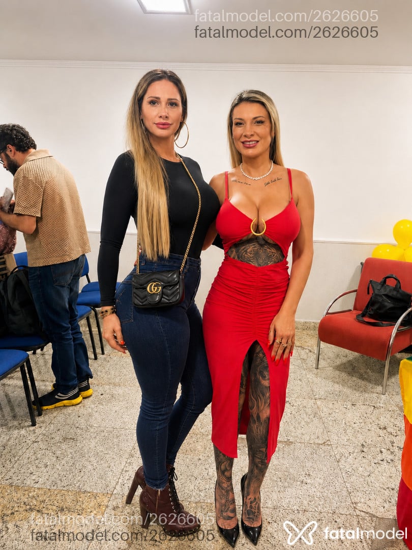 Acompanhante mulher loira (o) de olhos castanhos - Andressa
