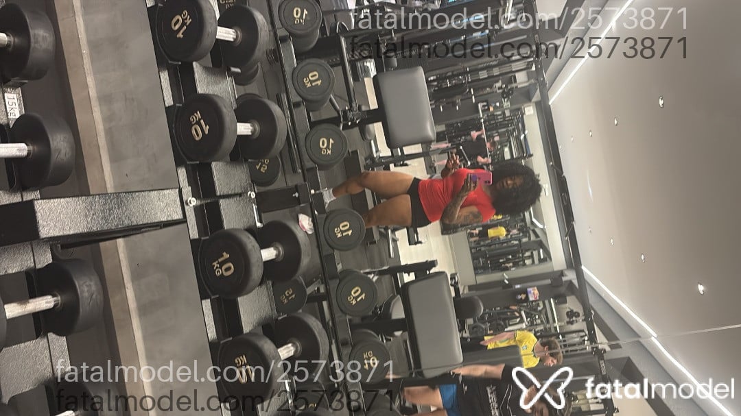 Acompanhante mulher morena (o) de olhos pretos - Cacau