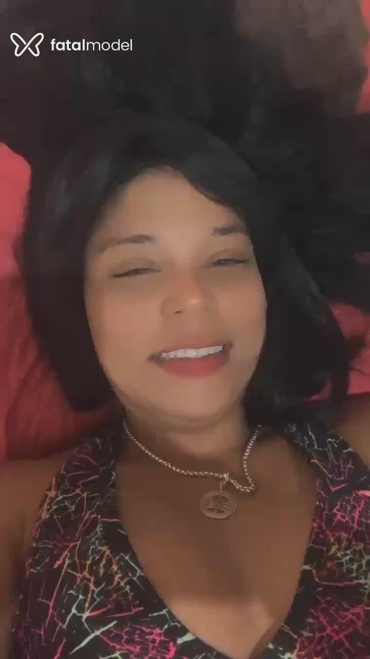 Acompanhante mulher com cabelo castanho de olhos verdes - Lavínia Castro Acompanhante mulher com cabelo castanho de olhos verdes - Lavínia Castro