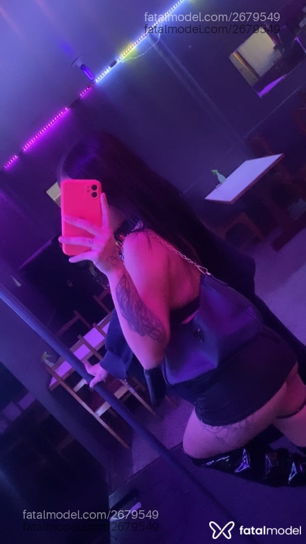 Acompanhante mulher morena (o) de olhos castanhos - Melissa
