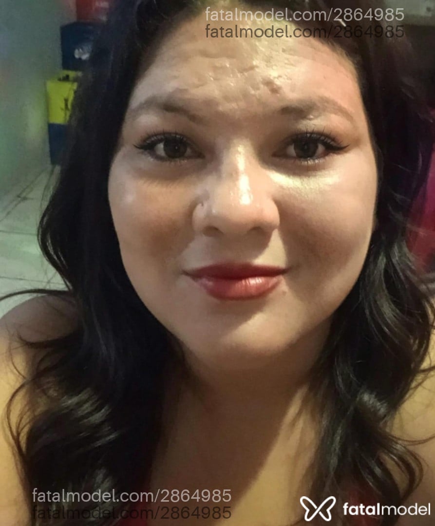 Acompanhante mulher com cabelo castanho de olhos verdes - Aninha Acompanhante mulher com cabelo castanho de olhos verdes - Aninha