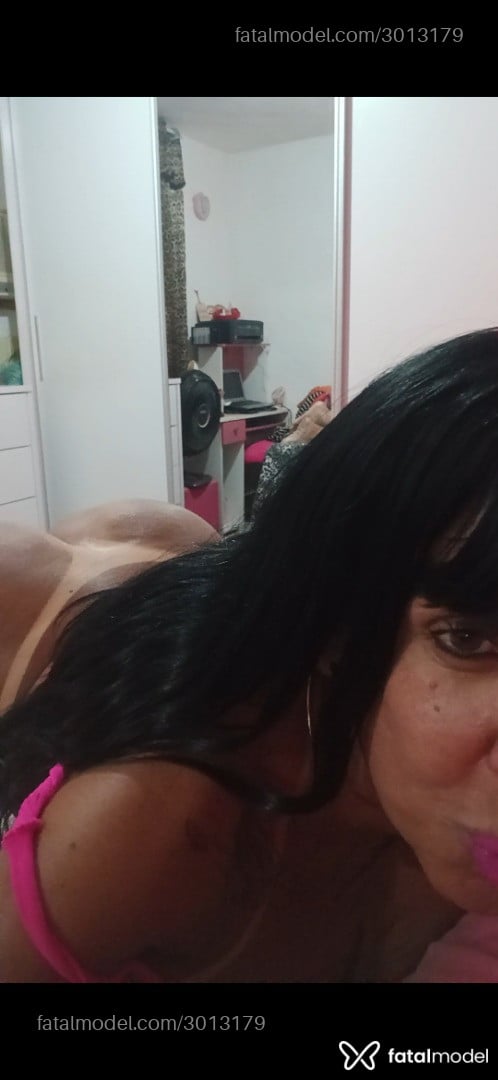 Acompanhante mulher trans morena (o) de olhos castanhos - Alessandra Hayalla