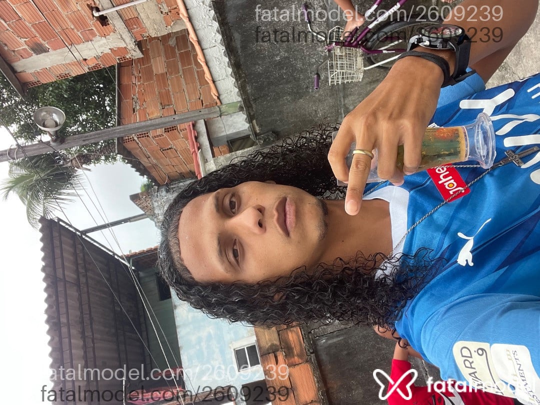 Acompanhante homem morena (o) de olhos castanhos - Oruamator