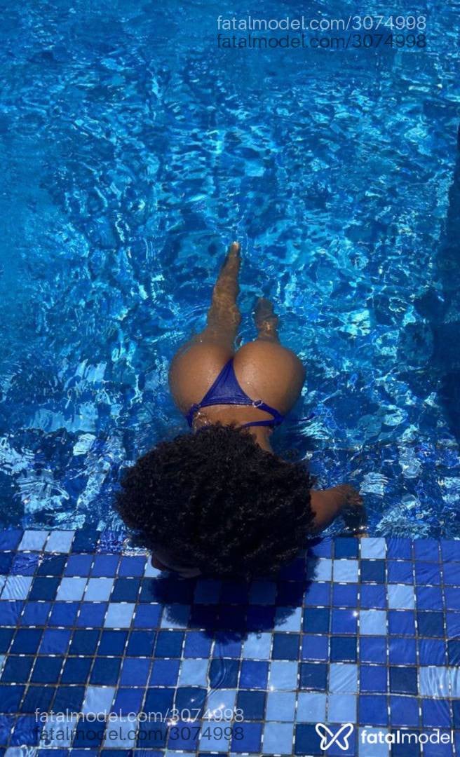 Acompanhante mulher morena (o) de olhos pretos em Salvador - Larissa