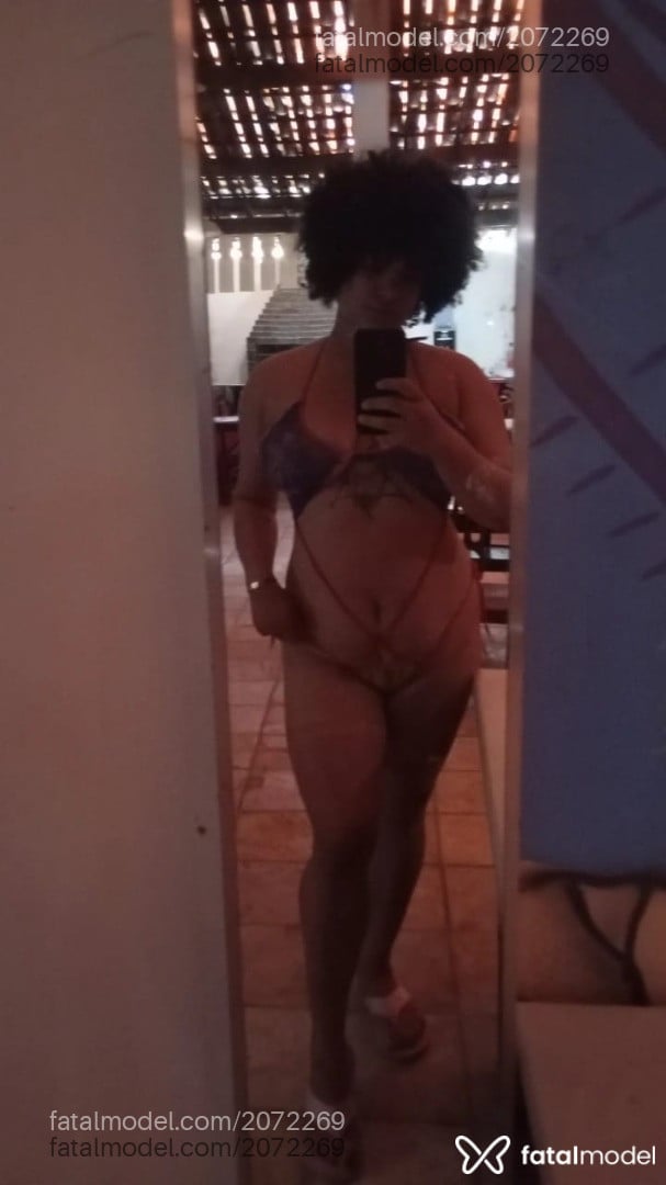 Acompanhante mulher morena (o) de olhos castanhos - Bia Leite
