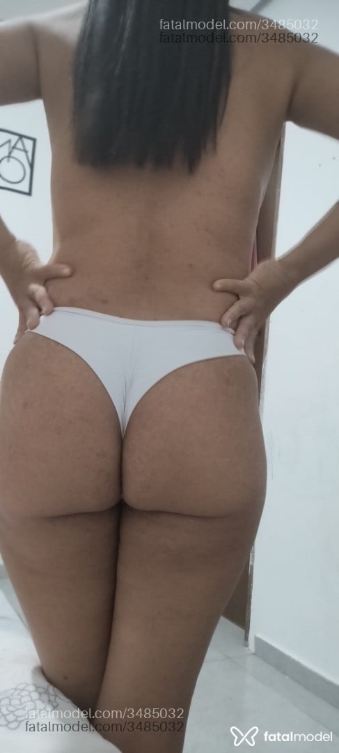 Acompanhante mulher com cabelo castanho de olhos castanhos - Pamela