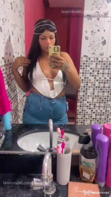 Acompanhante mulher morena (o) de olhos castanhos em Bom Despacho Acompanhante mulher morena (o) de olhos castanhos em Bom Despacho - Luaaa
