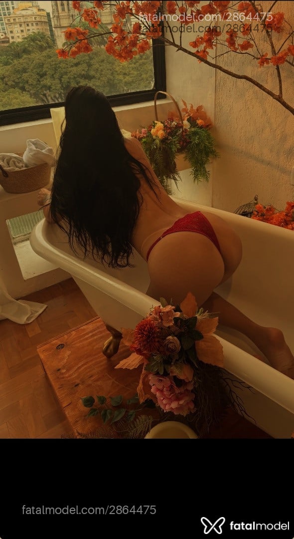 Acompanhante mulher morena (o) de olhos castanhos - Melissa Aguiar