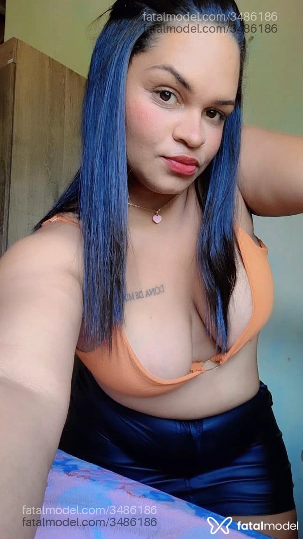 Acompanhante mulher morena (o) de olhos pretos - Leeh Moura Acompanhante mulher morena (o) de olhos pretos - Leeh Moura