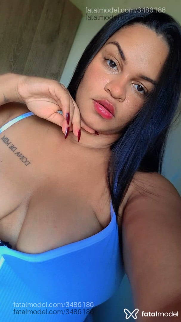 Acompanhante mulher morena (o) de olhos pretos - Leeh Moura Acompanhante mulher morena (o) de olhos pretos - Leeh Moura