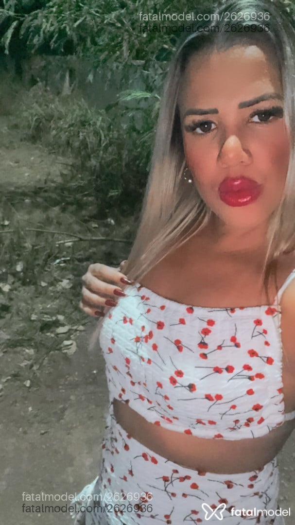 Acompanhante mulher loira (o) de olhos castanhos - Naiane Acompanhante mulher loira (o) de olhos castanhos - Naiane