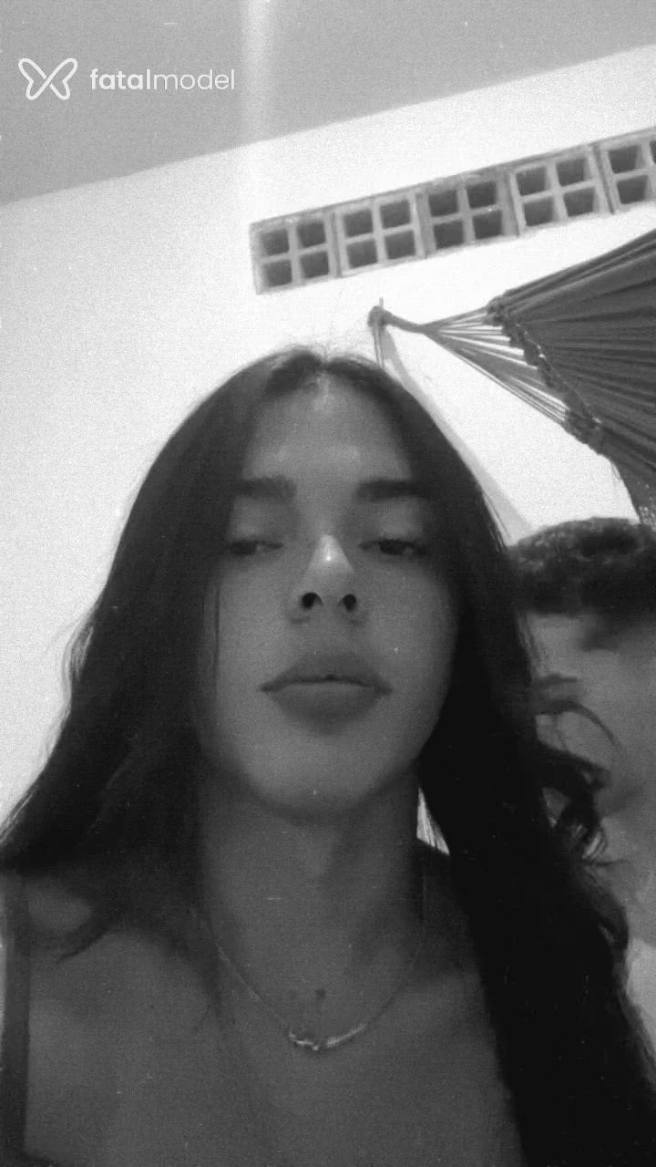 Acompanhante mulher trans morena (o) de olhos castanhos - Maite