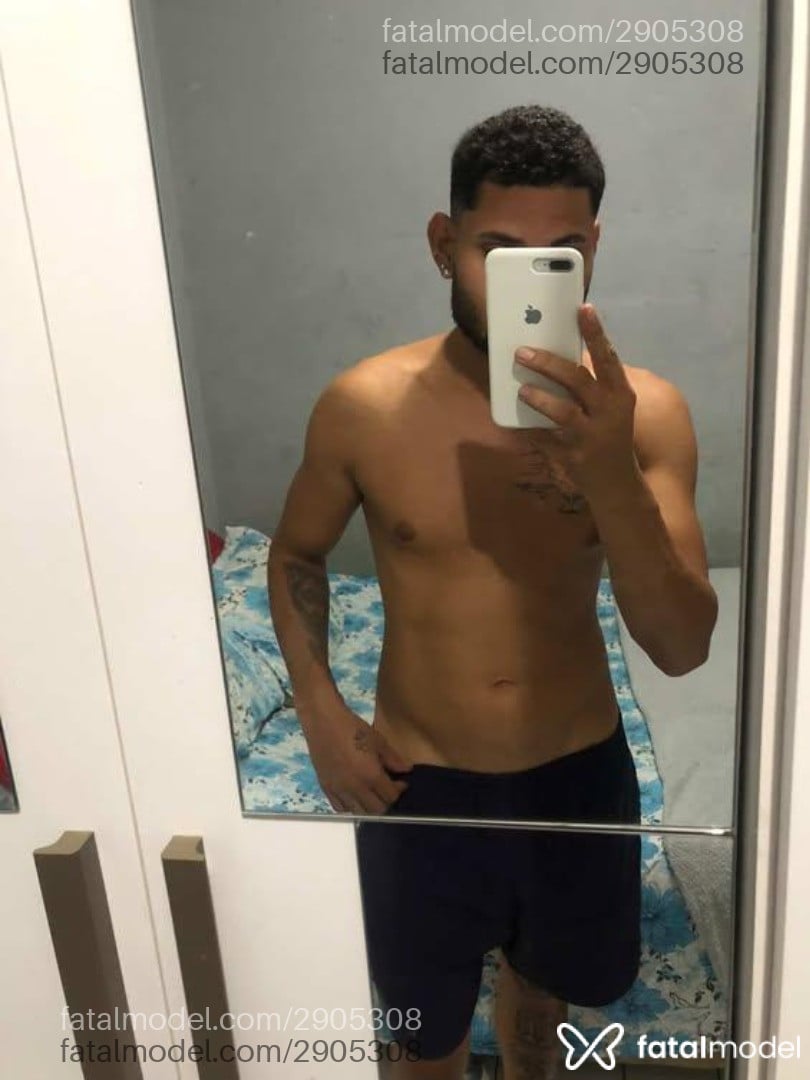 Acompanhante homem com cabelo castanho de olhos castanhos - Sooares