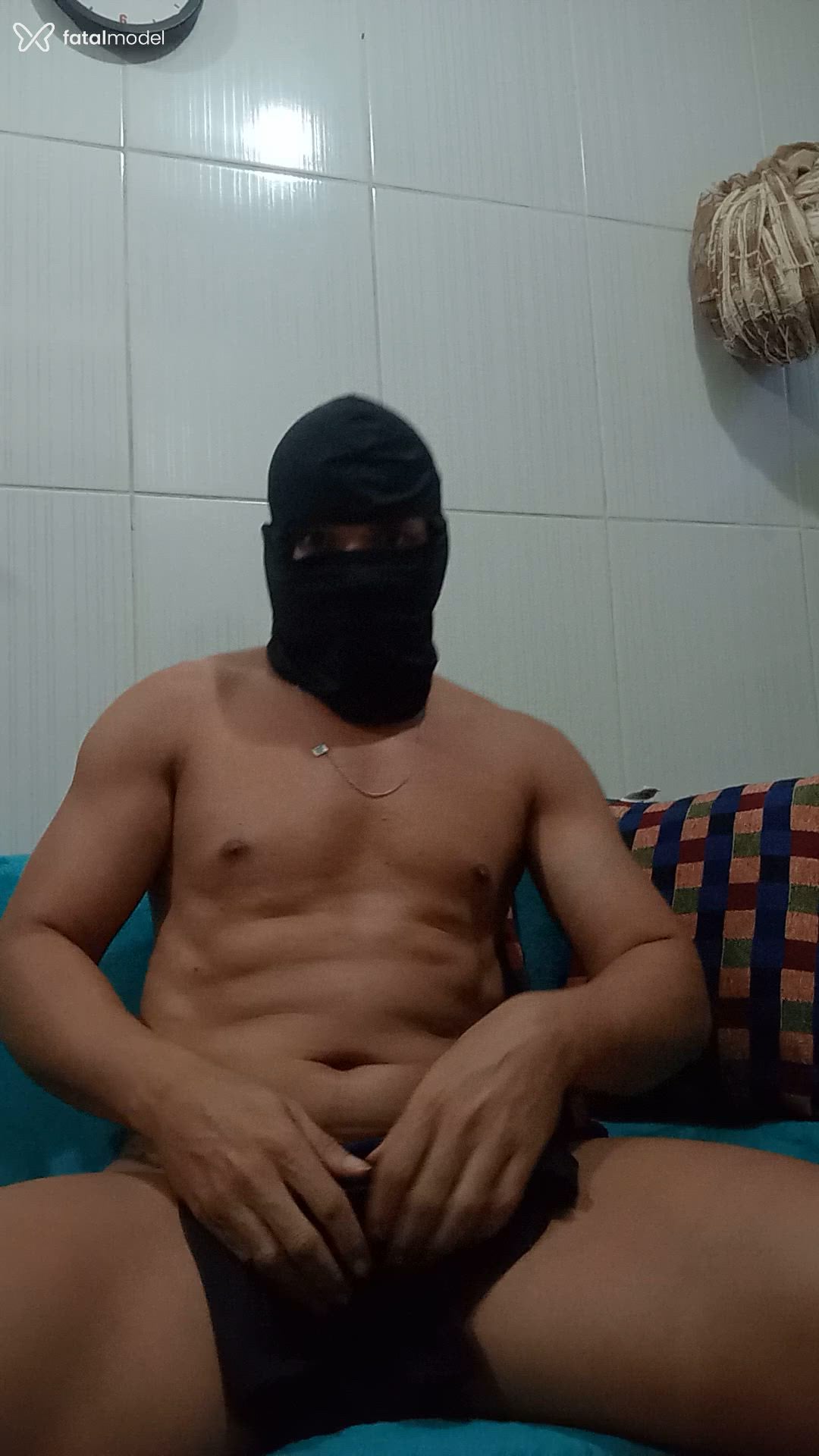 Acompanhante homem com cabelo castanho de olhos castanhos - Fabito Acompanhante homem com cabelo castanho de olhos castanhos - Fabito