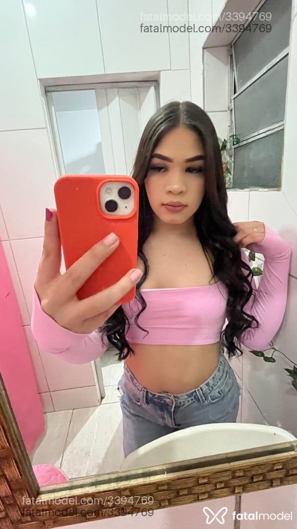 Acompanhante mulher trans morena (o) de olhos castanhos - Manuella Perez
