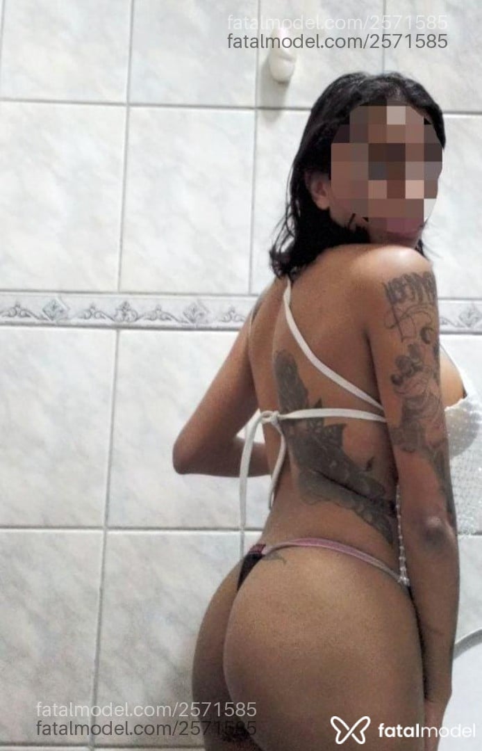 Acompanhante mulher morena (o) de olhos pretos - Bia Ferrari Acompanhante mulher morena (o) de olhos pretos - Bia Ferrari