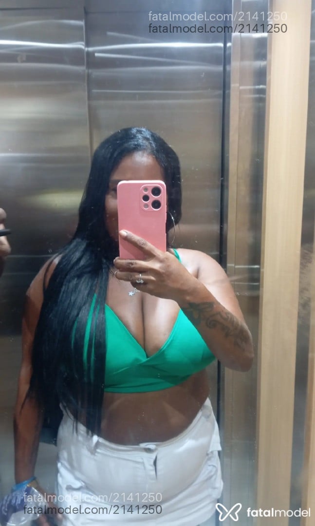 Acompanhante mulher morena (o) de olhos castanhos - Lorrayne