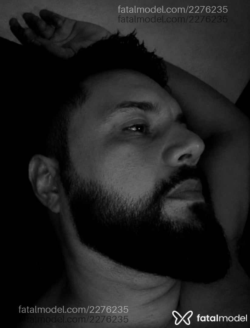 Acompanhante homem com cabelo castanho de olhos castanhos - Wl Karioca