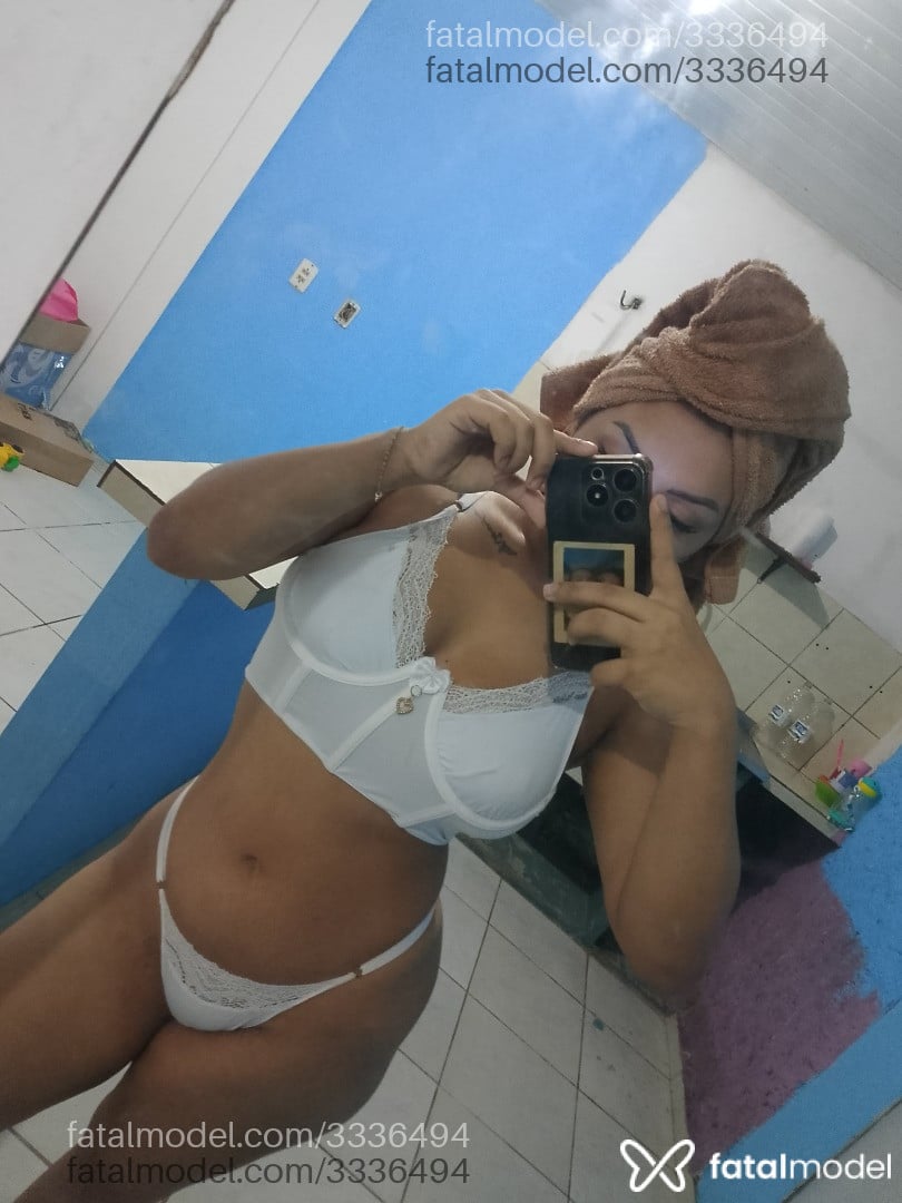 Acompanhante mulher morena (o) de olhos castanhos - Livia