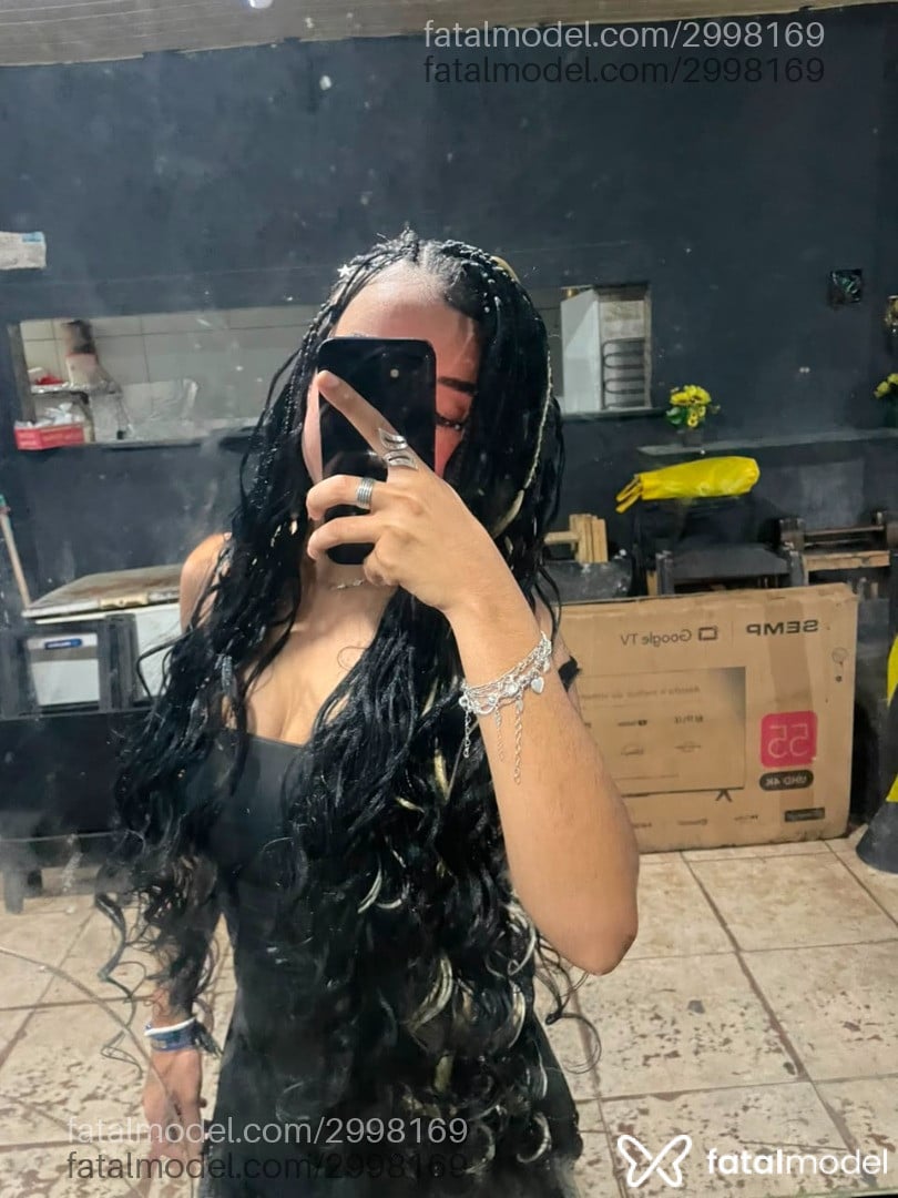 Acompanhante mulher com cabelo castanho de olhos castanhos - Meary