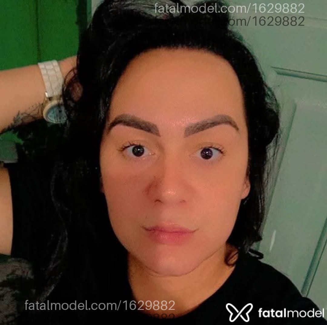 Acompanhante mulher trans morena (o) de olhos castanhos - Larissa Alves