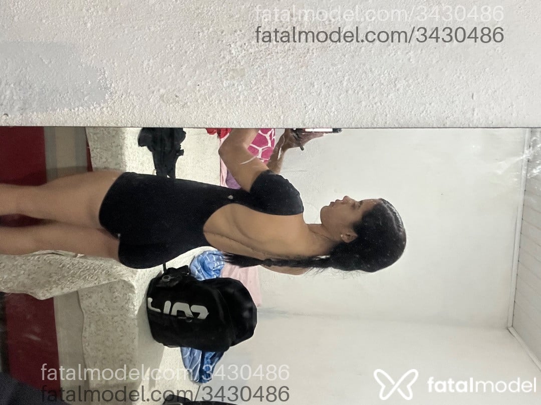 Acompanhante mulher morena (o) de olhos mel - Kelly