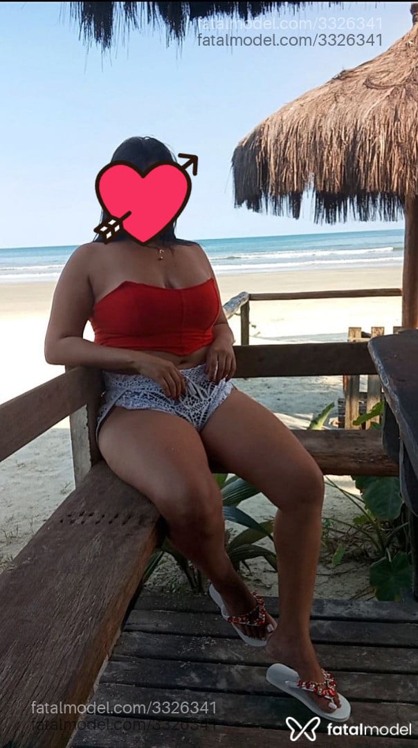 Acompanhante mulher morena (o) de olhos castanhos - Carolina Shelby