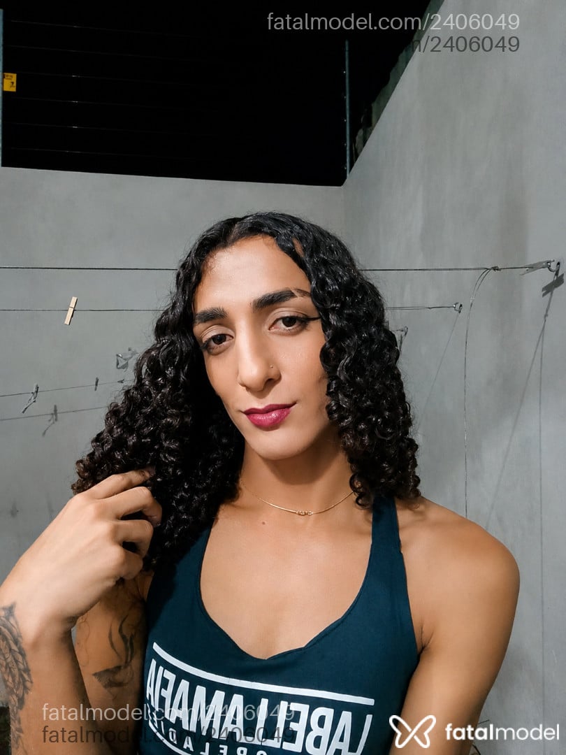 Acompanhante mulher trans morena (o) de olhos castanhos - Samira