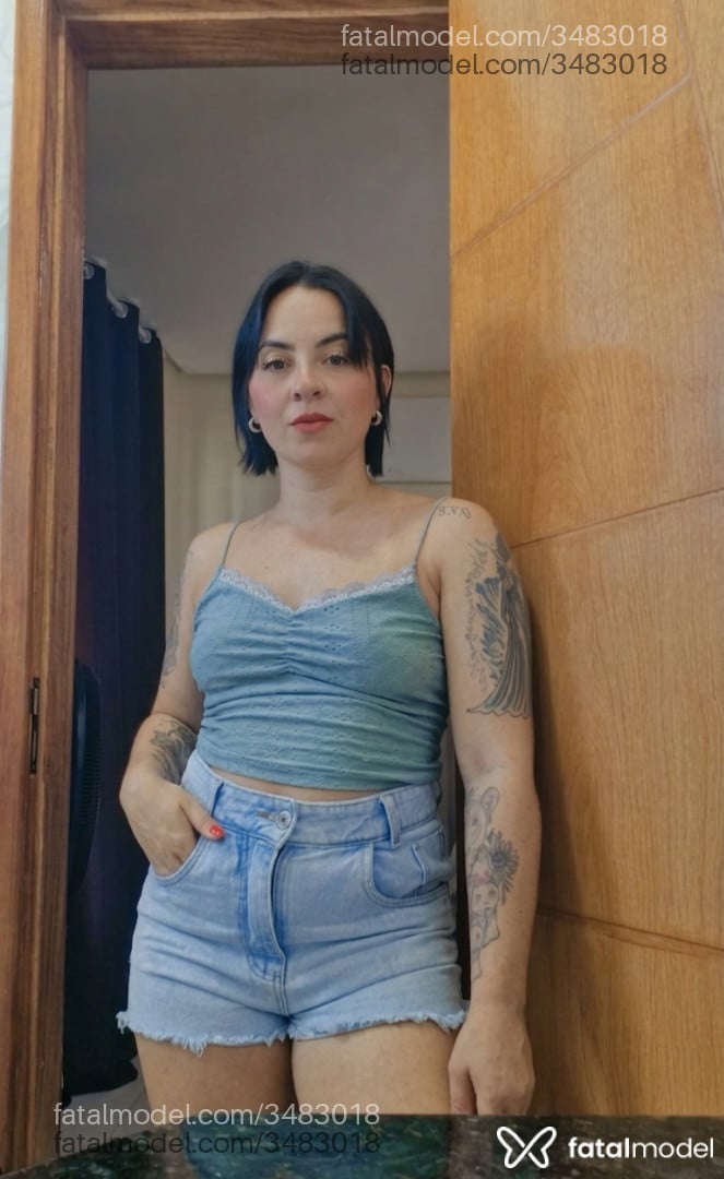 Acompanhante mulher morena (o) de olhos pretos - Bella Acompanhante mulher morena (o) de olhos pretos - Bella