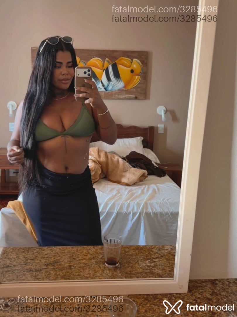 Acompanhante mulher morena (o) de olhos pretos - Emylli Amaral