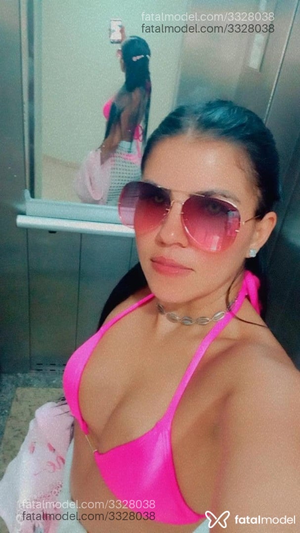 Acompanhante mulher morena (o) de olhos mel - Aurora