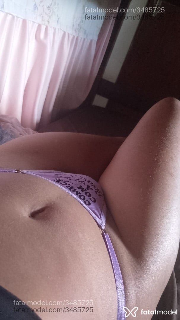 Acompanhante mulher com cabelo castanho de olhos castanhos - Mylle
