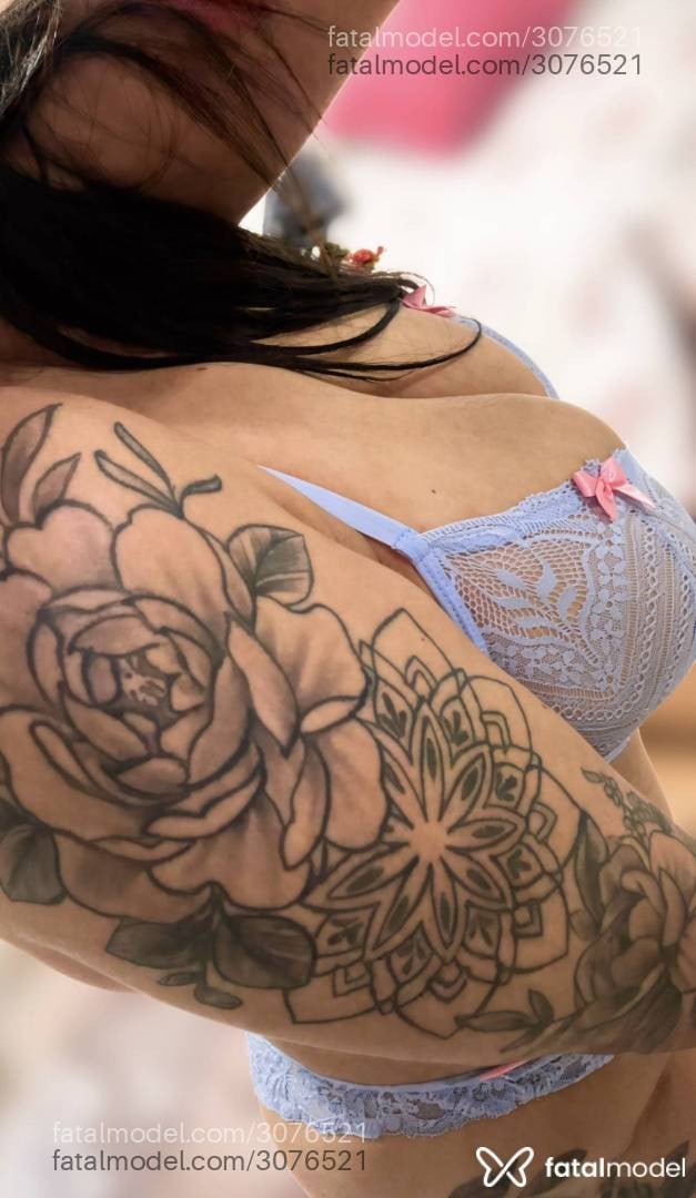 Acompanhante mulher com cabelo castanho de olhos castanhos em Londrina - Scarlett Mello