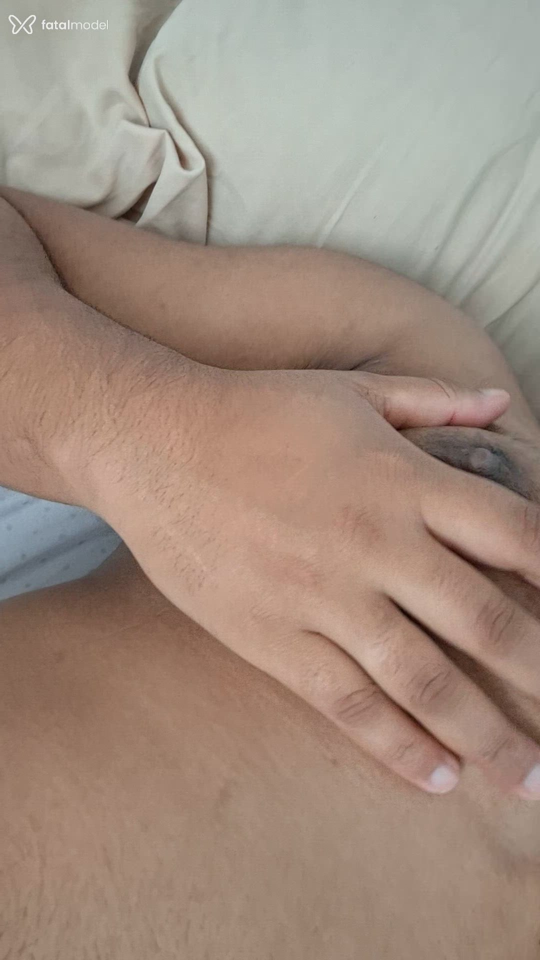 Acompanhante homem trans morena (o) de olhos pretos - Gaelz