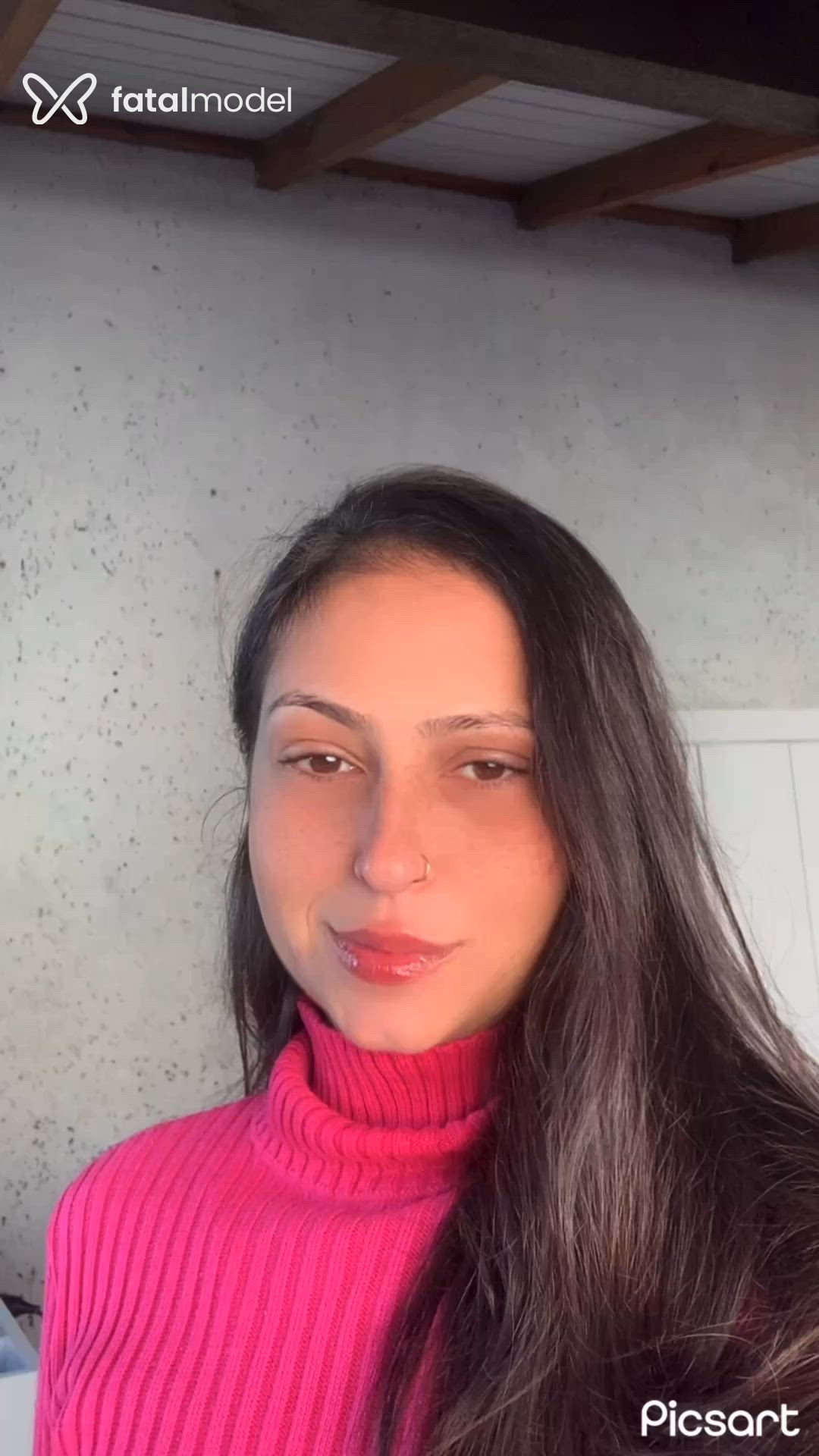 Acompanhante mulher com cabelo castanho de olhos castanhos - ísis Albuquerque