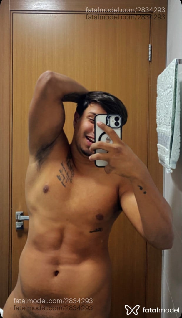Acompanhante homem com cabelo castanho de olhos castanhos - Mike