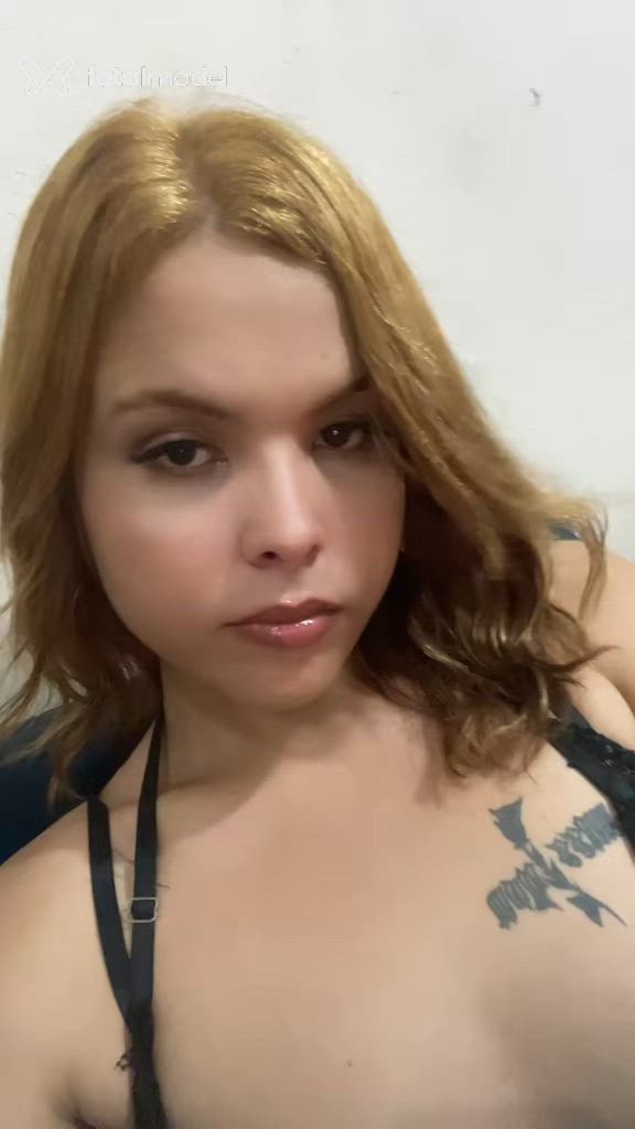 Acompanhante mulher trans com cabelo castanho de olhos castanhos - Arycia Acompanhante mulher trans com cabelo castanho de olhos castanhos - Arycia