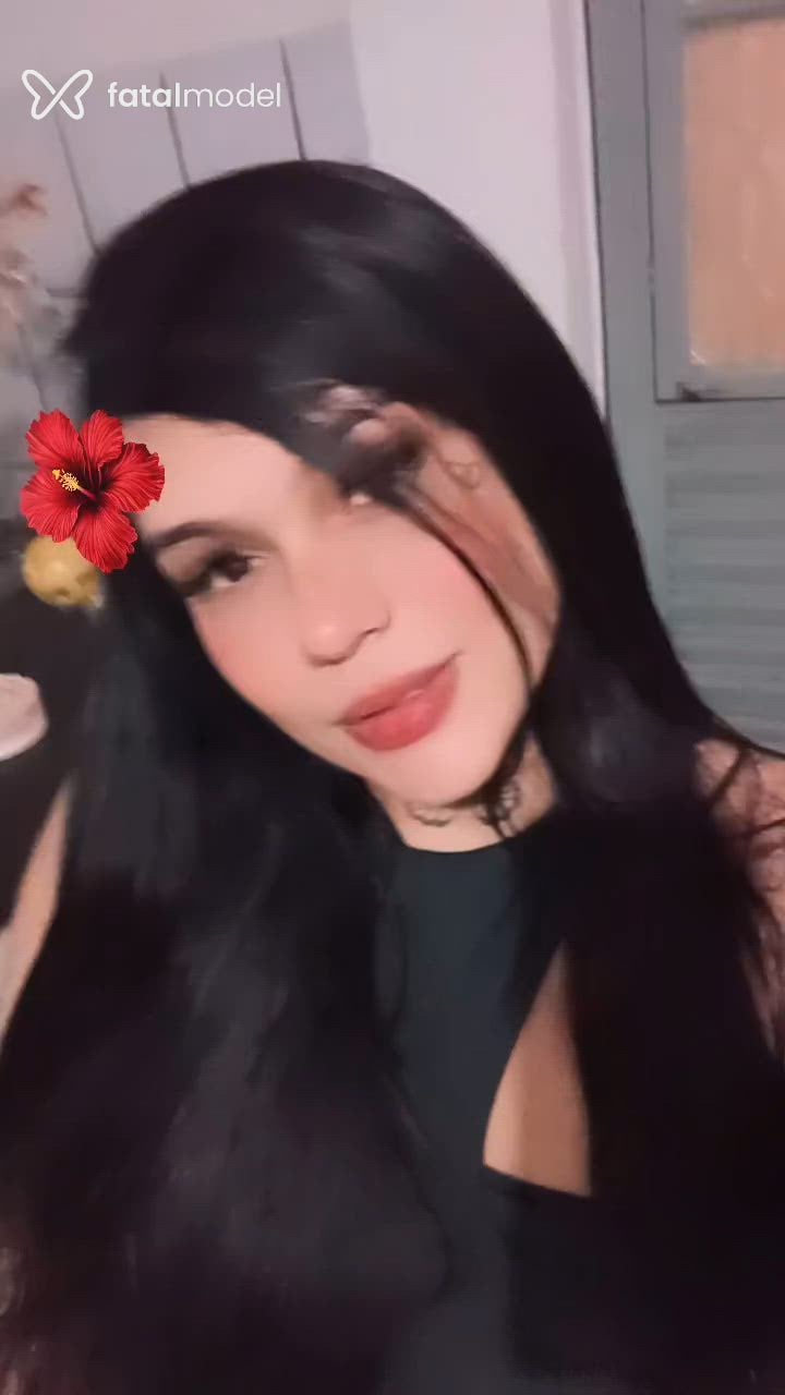 Acompanhante mulher morena (o) de olhos pretos - Julia Castro Acompanhante mulher morena (o) de olhos pretos - Julia Castro