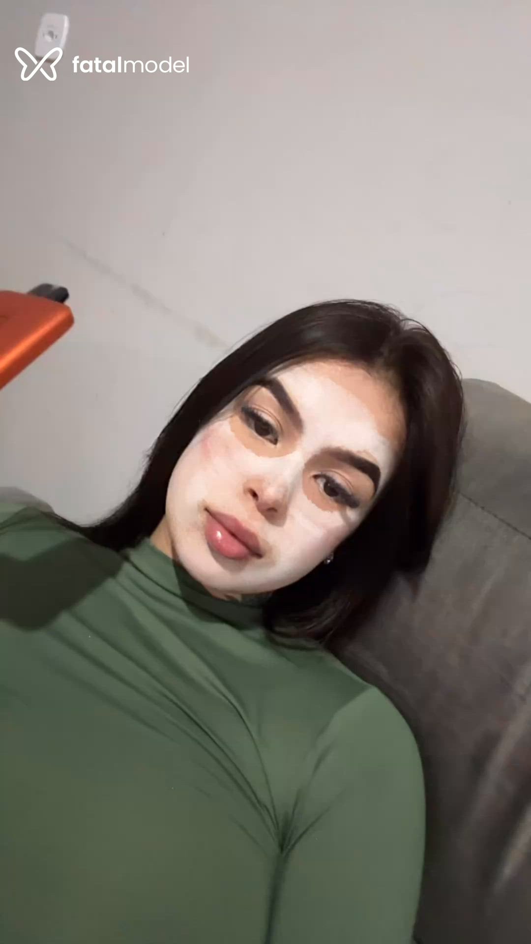 Acompanhante mulher com cabelo castanho de olhos castanhos - Tainara Holmes Acompanhante mulher com cabelo castanho de olhos castanhos - Tainara Holmes