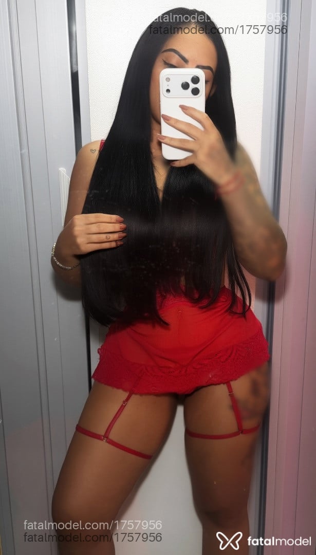 Acompanhante mulher morena (o) de olhos pretos - Aylla Monteiro